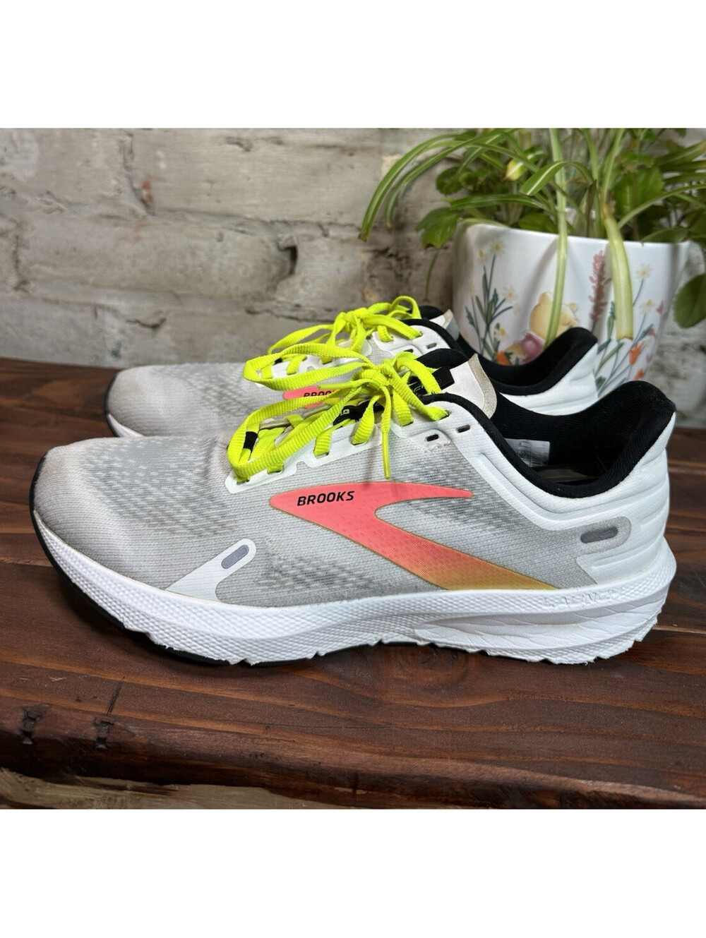 Brooks Launch 9 Men’s Running Shoes US 9 D Gray/Yellow Mesh Lace-Up 1203731B